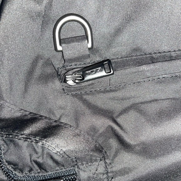 #29🎊Live 3/10/23 @7:30pm cst🖤Great Used Condition M Tumi Trench coat. - Picture 11 of 16